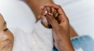 Read more about the article Struggling with the Expectations of Motherhood