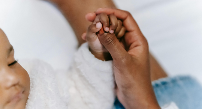 Read more about the article Struggling with the Expectations of Motherhood